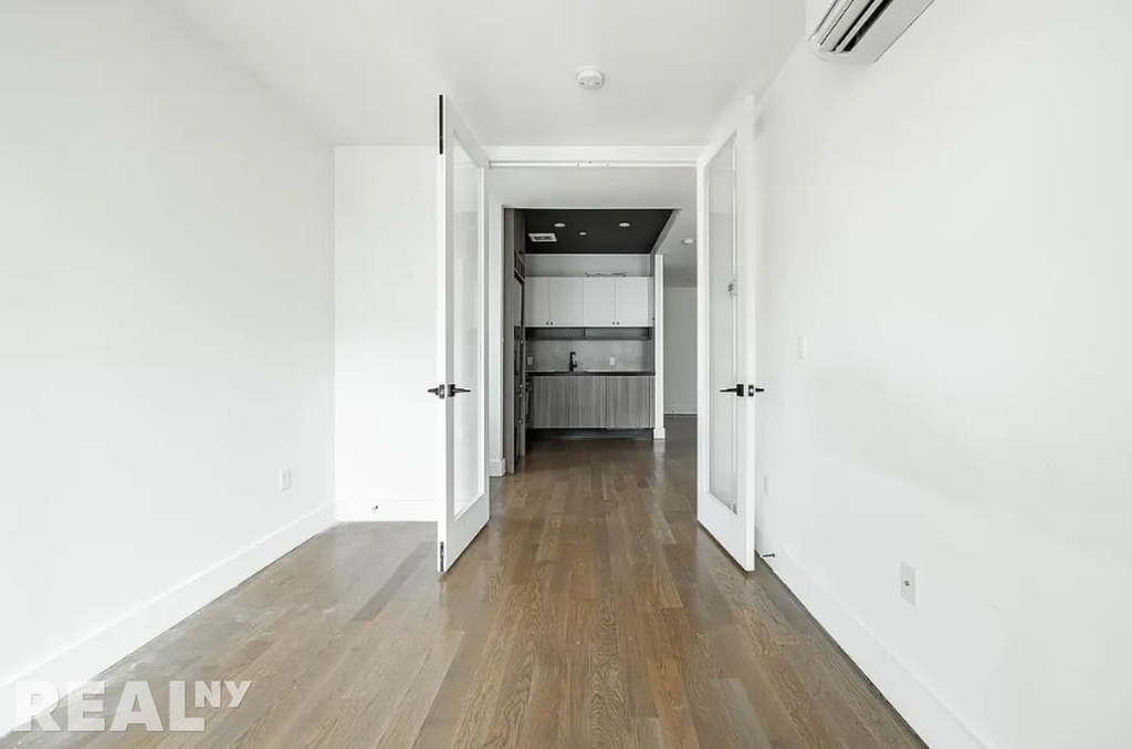 Newkirk Avenue - Photo 2