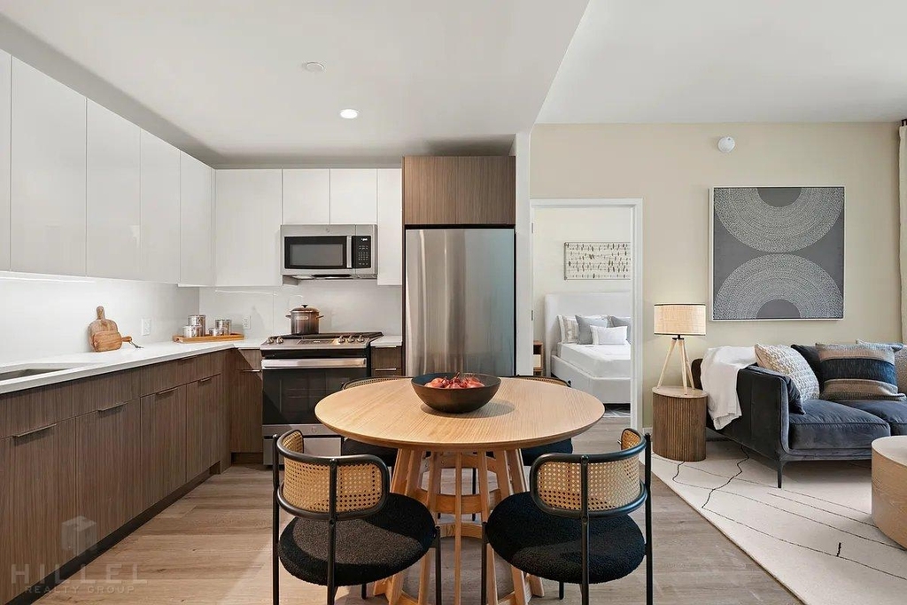 90th Avenue - Photo 4