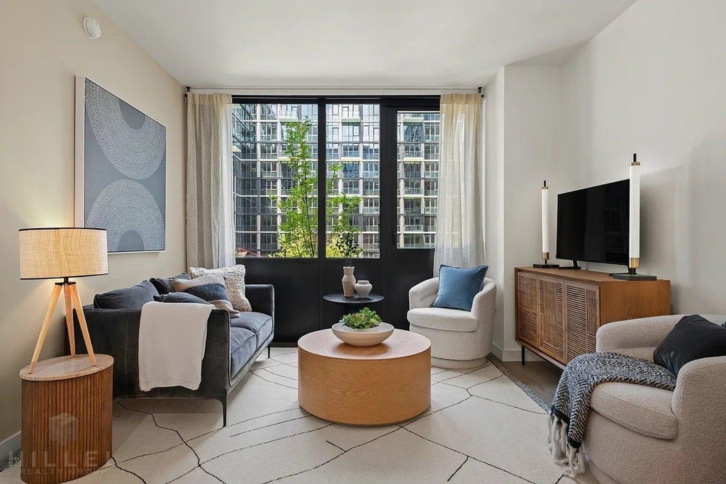 90th Avenue - Photo 5