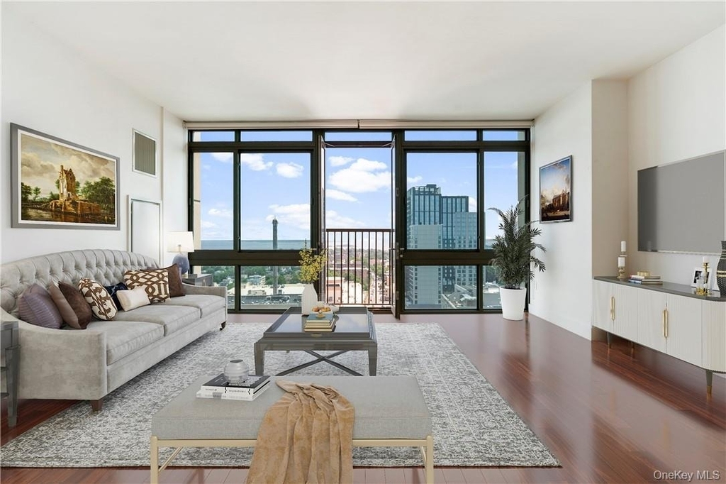 175 Huguenot Street - Photo 0