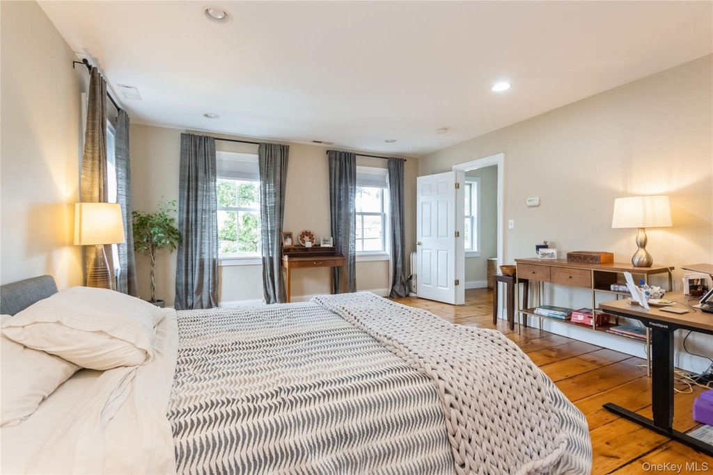 120 Verplanck Avenue - Photo 16