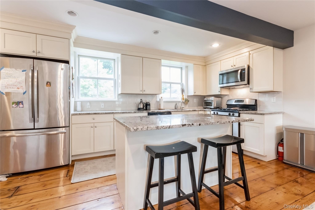 120 Verplanck Avenue - Photo 3
