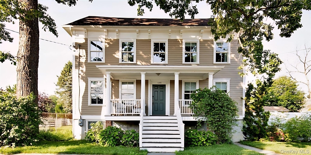 120 Verplanck Avenue - Photo 0