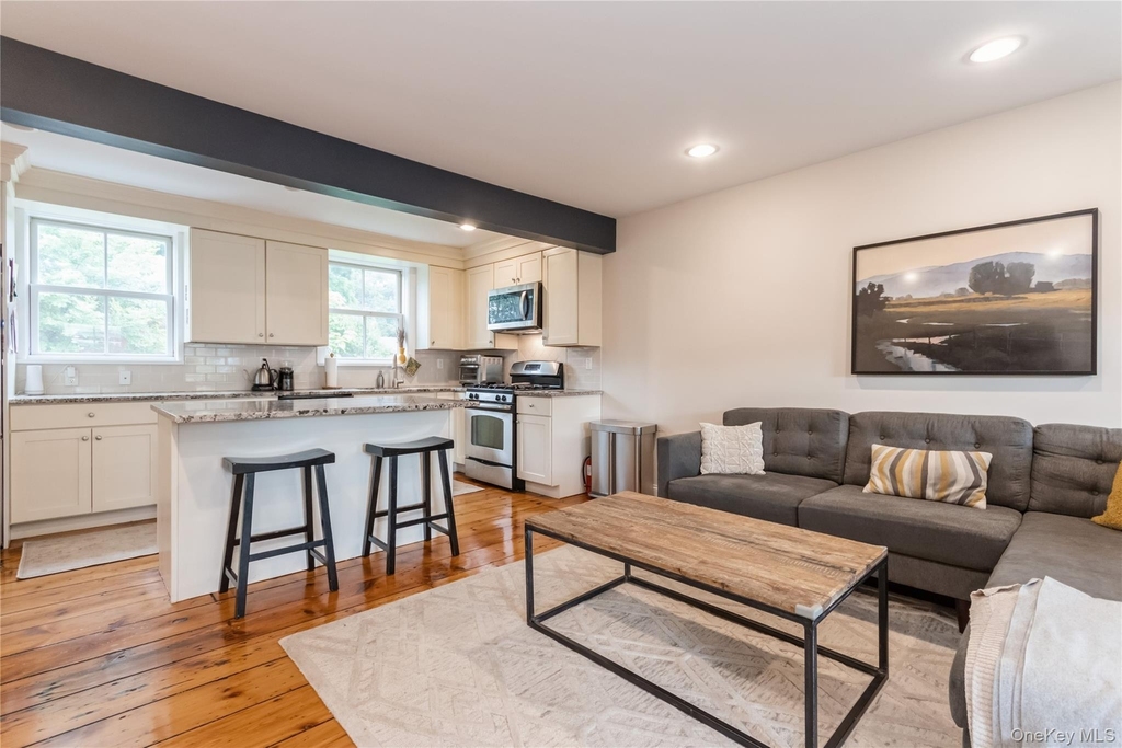 120 Verplanck Avenue - Photo 4