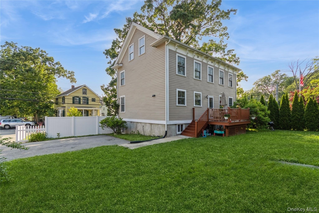 120 Verplanck Avenue - Photo 33