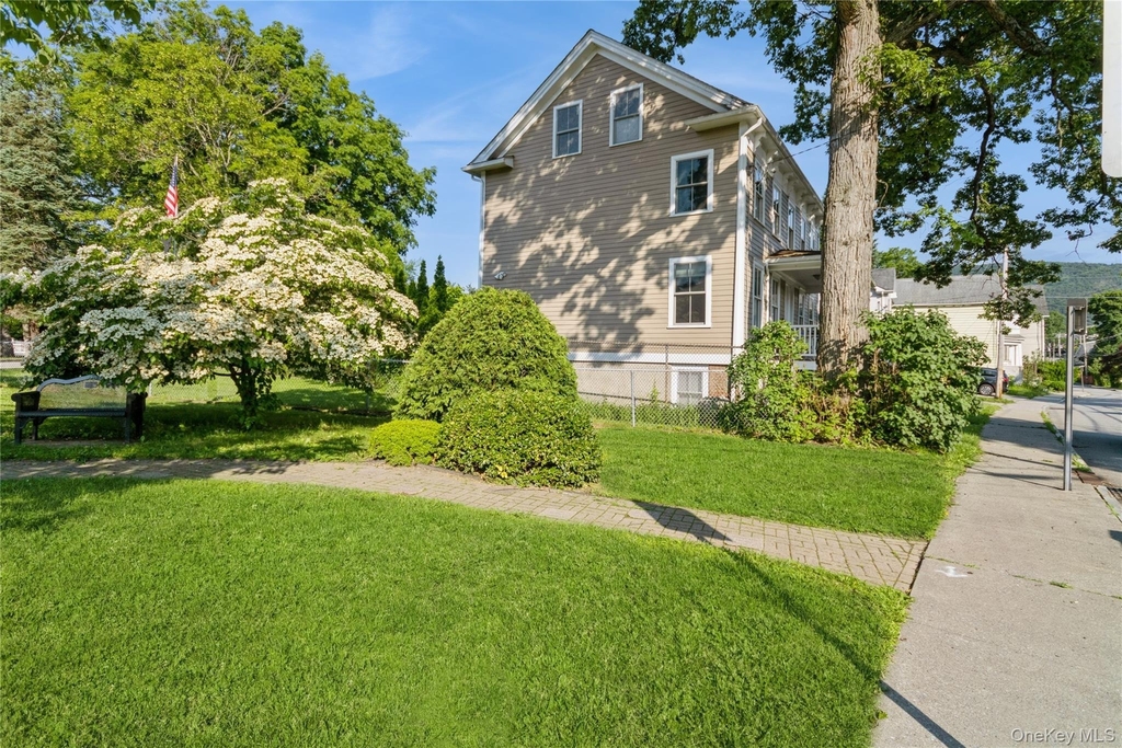 120 Verplanck Avenue - Photo 29