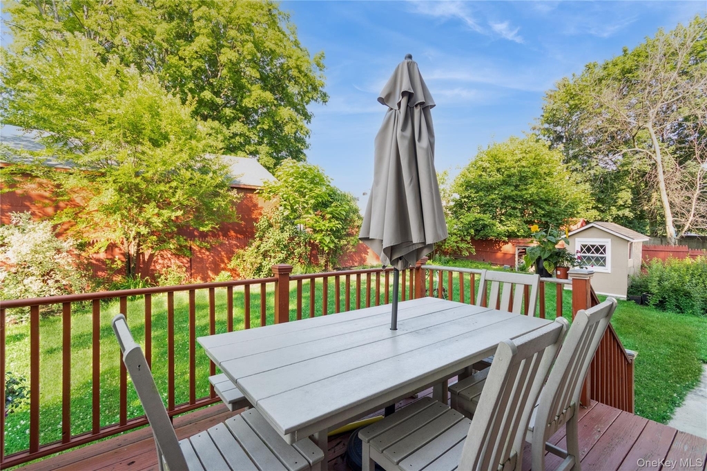 120 Verplanck Avenue - Photo 38