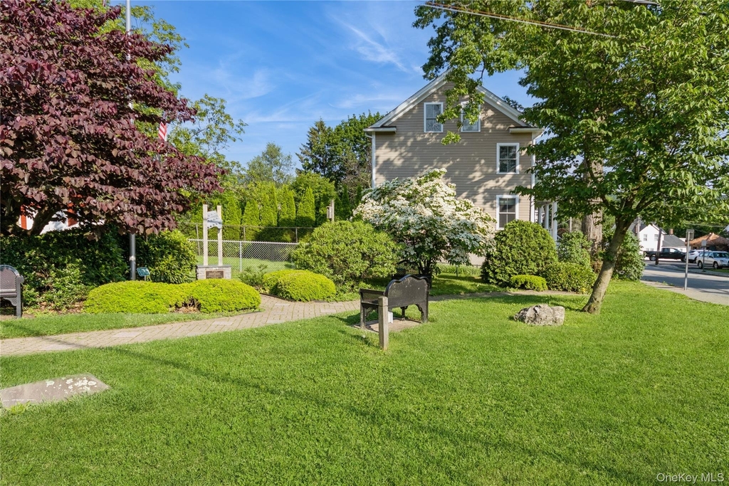 120 Verplanck Avenue - Photo 30