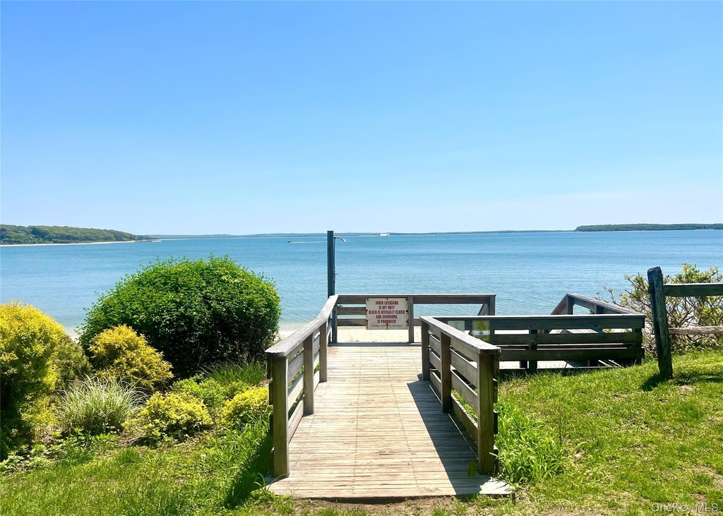 610 Eastwood Drive - Photo 4