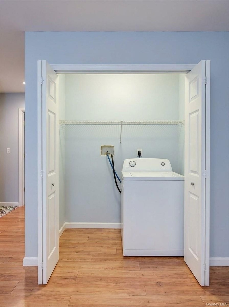 8 Carl Place - Photo 17