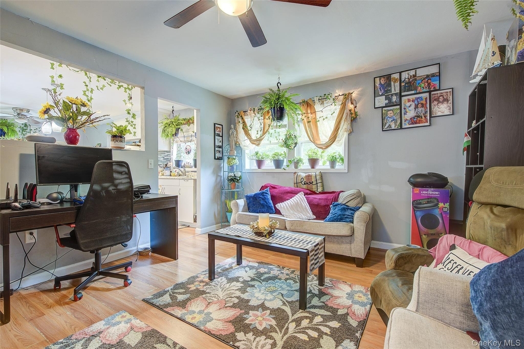 8 Carl Place - Photo 22