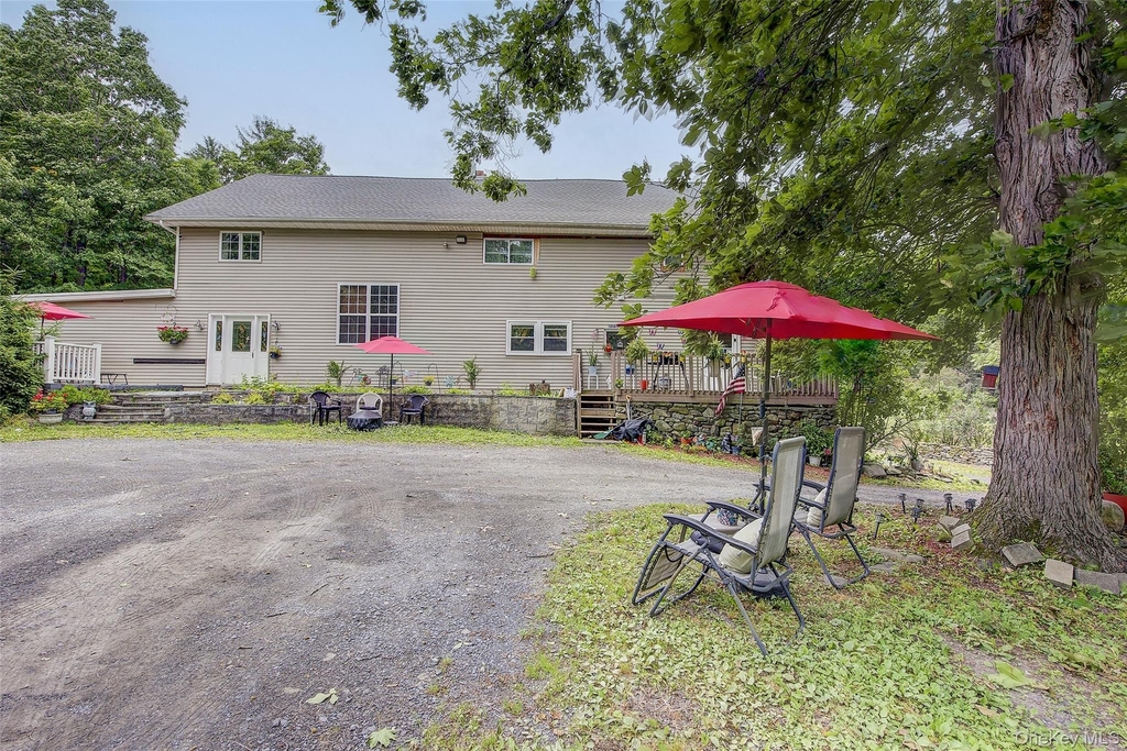 8 Carl Place - Photo 24