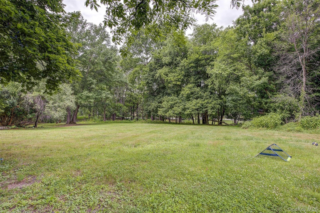 8 Carl Place - Photo 25