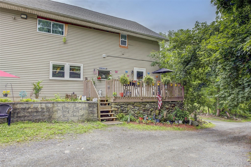 8 Carl Place - Photo 0