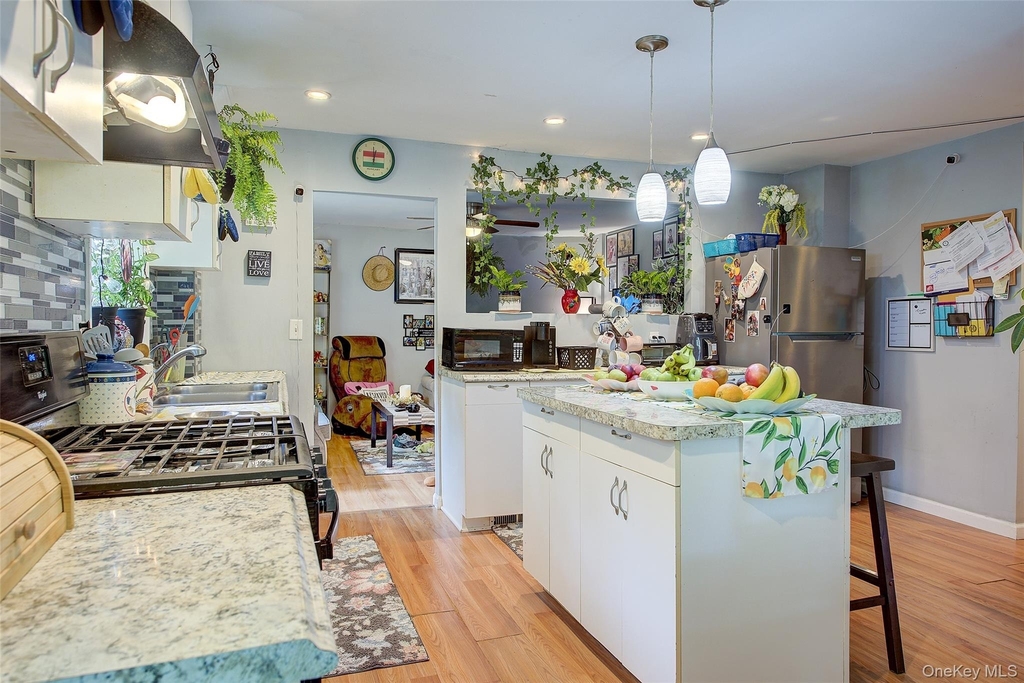8 Carl Place - Photo 21