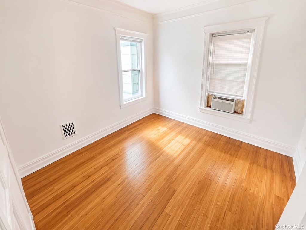 7605 85th Drive - Photo 3