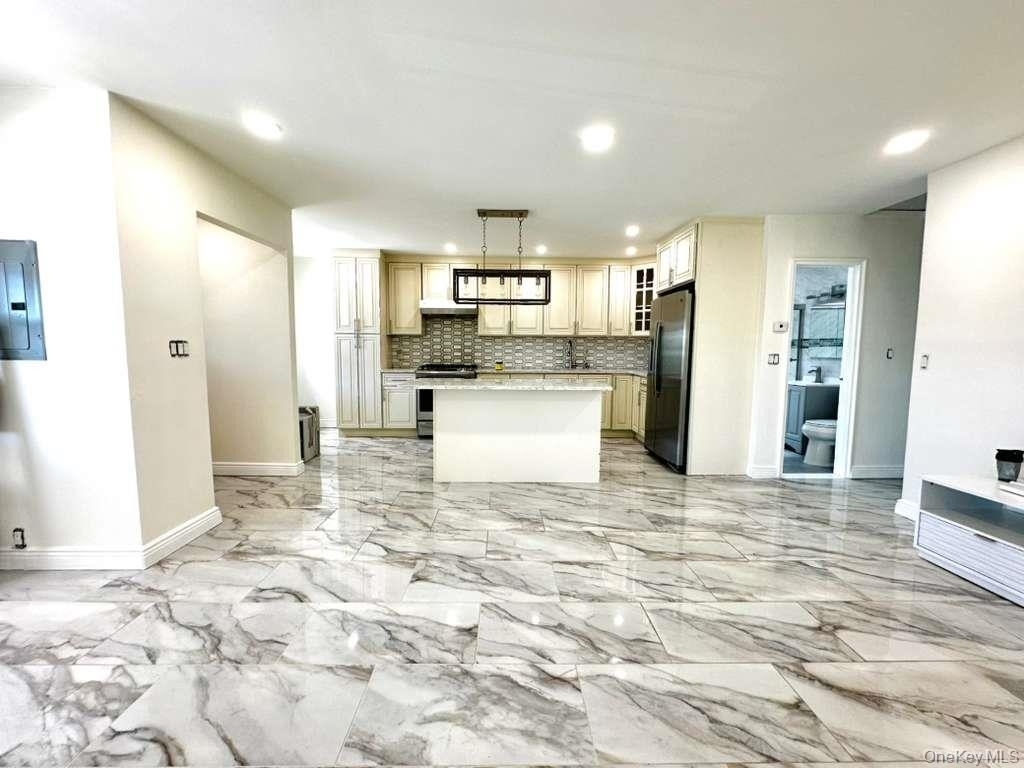 25-33 77th - Photo 8