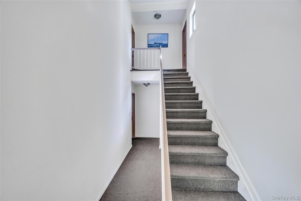 31 Richmond Boulevard - Photo 1