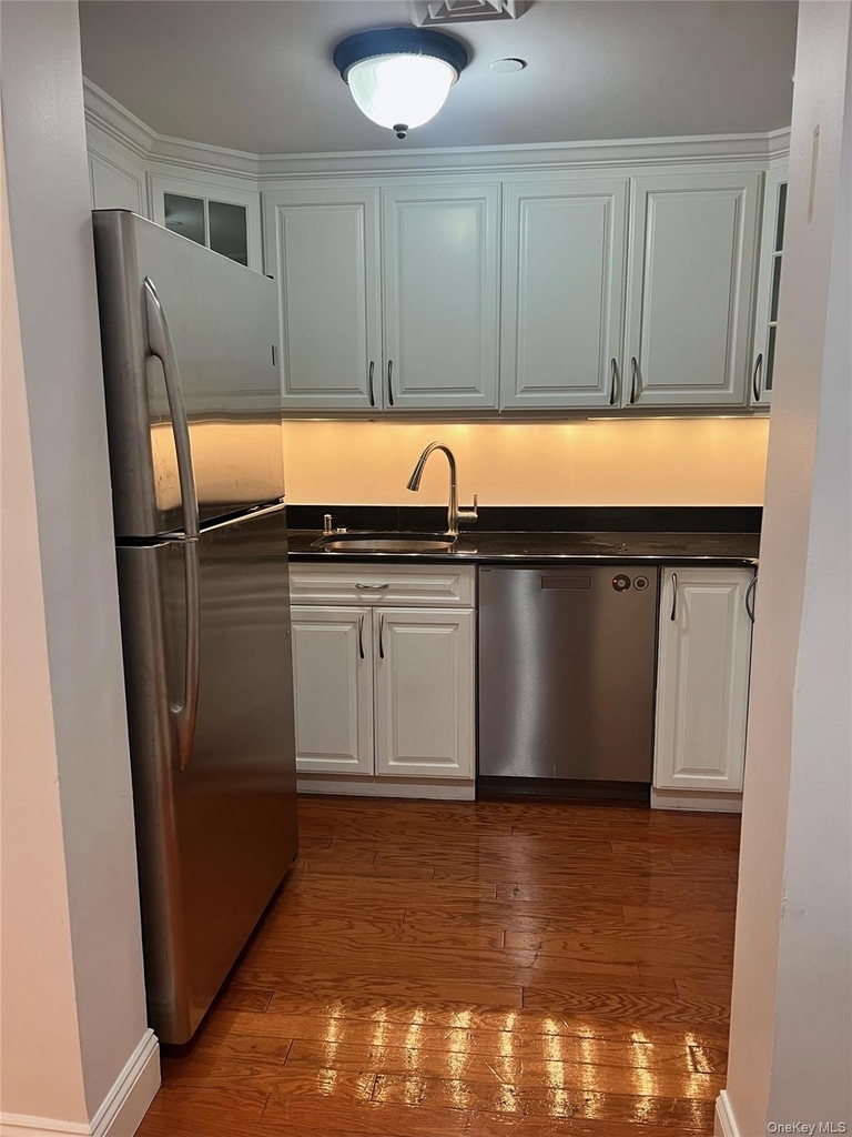 100 Cuttermill Road - Photo 11