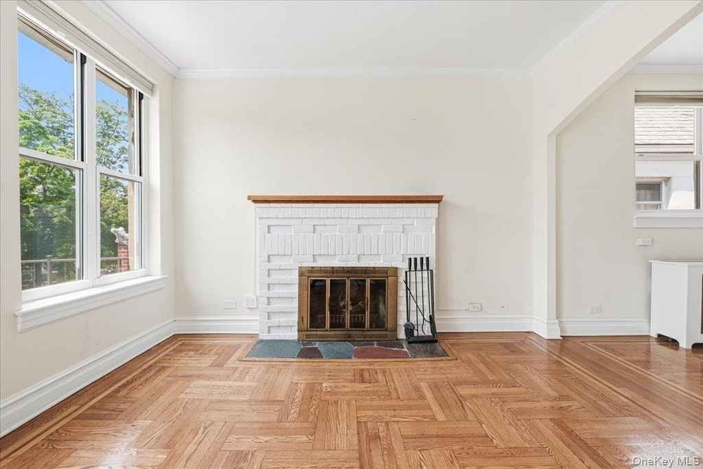 68-11 Clyde Street - Photo 7