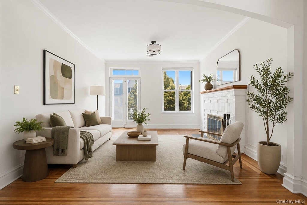 68-11 Clyde Street - Photo 4