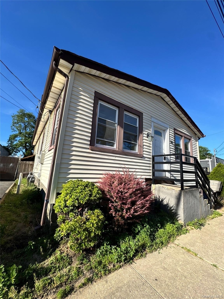 64 Sprague Avenue - Photo 0