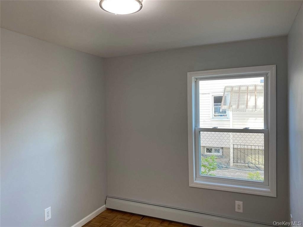 158 Rhodes Avenue - Photo 1