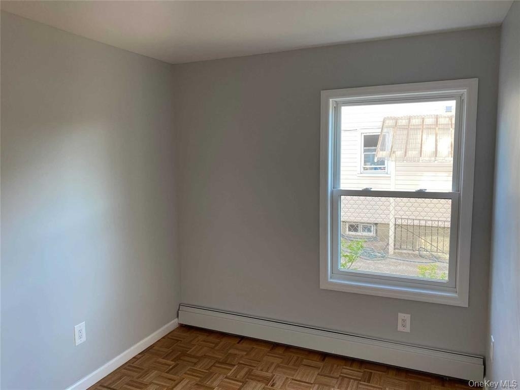 158 Rhodes Avenue - Photo 0