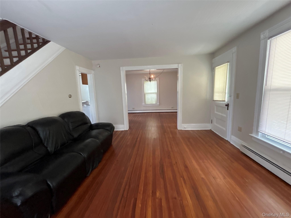 5851 S Elm Avenue - Photo 2
