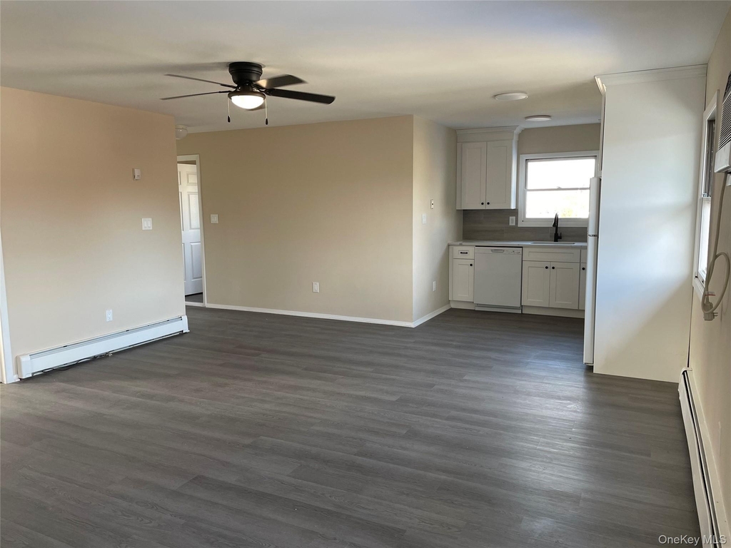 7 Locust Ave - Photo 0