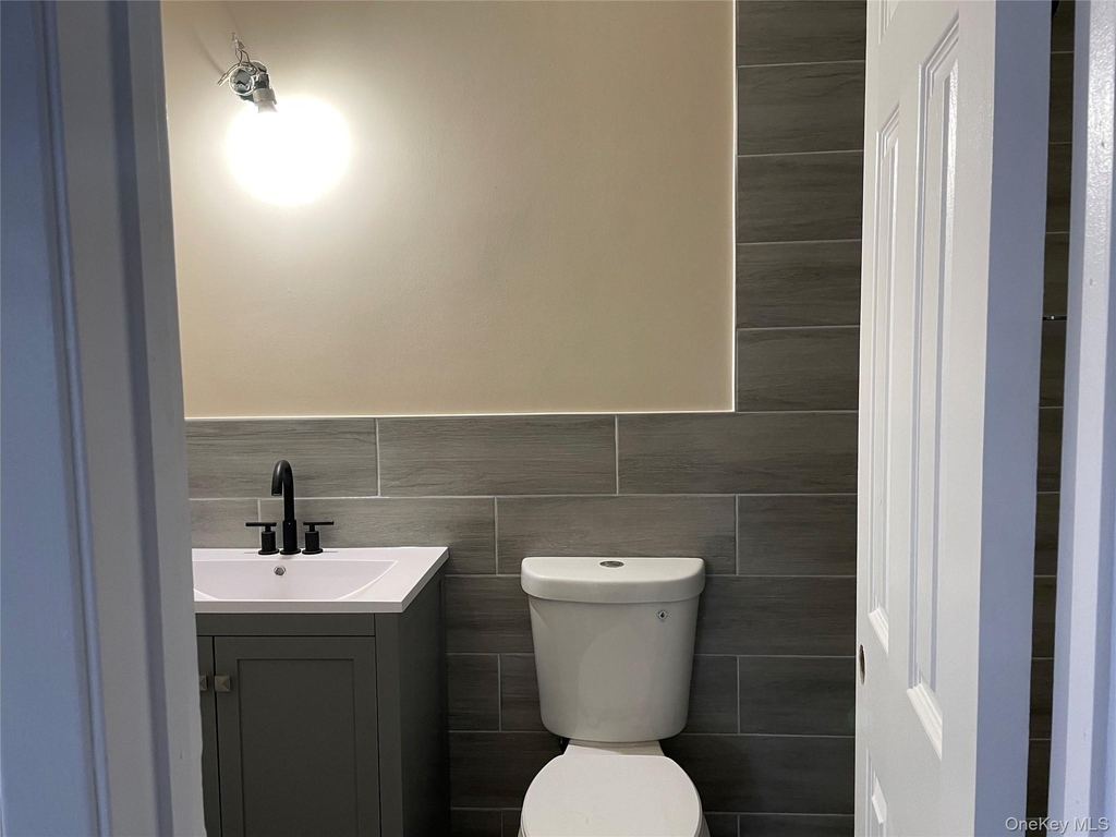 7 Locust Ave - Photo 6