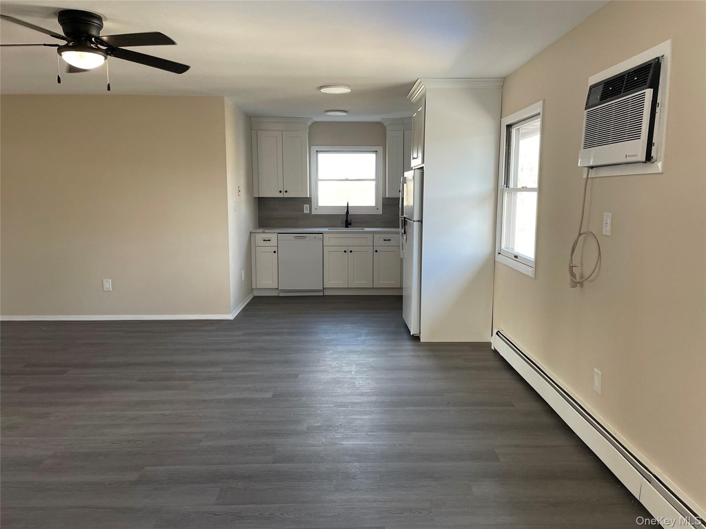 7 Locust Ave - Photo 4