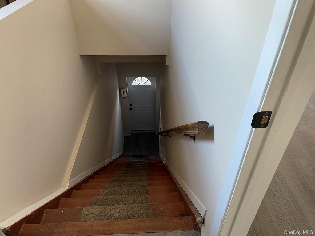7 Locust Ave - Photo 20