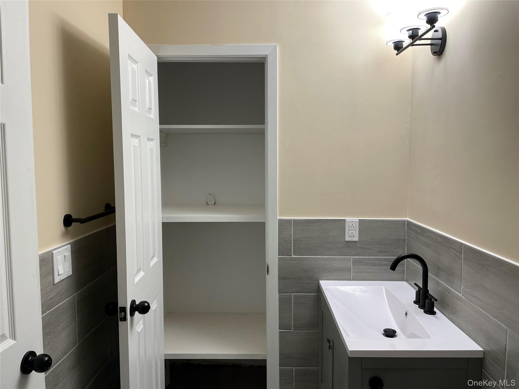 7 Locust Ave - Photo 16