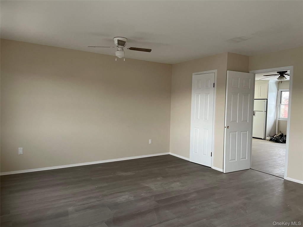 7 Locust Ave - Photo 9