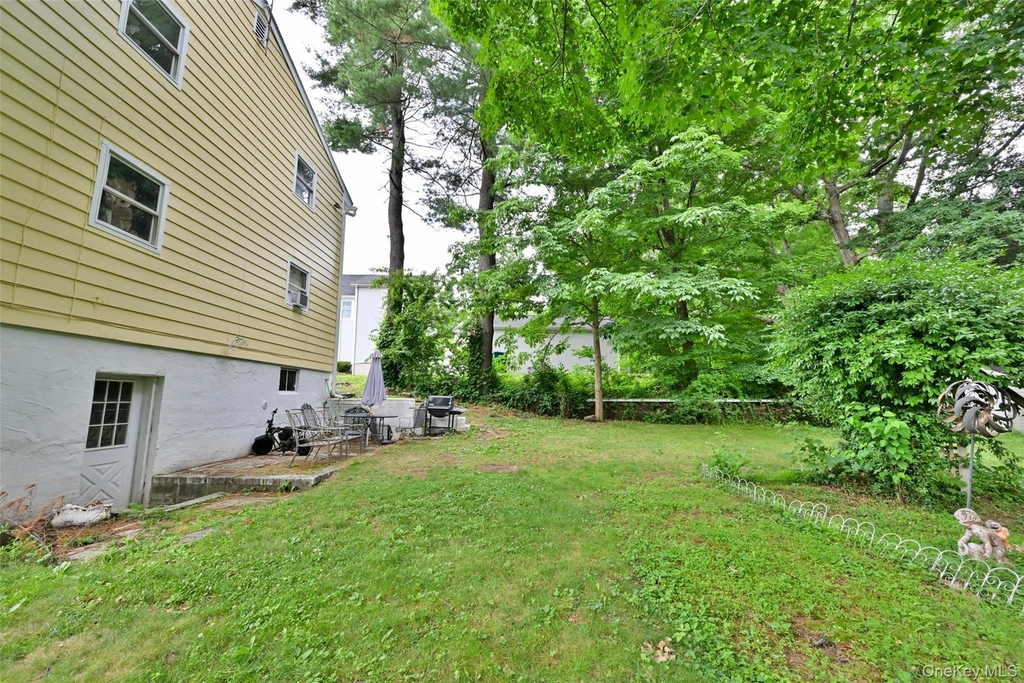 46 Robinson Avenue - Photo 17