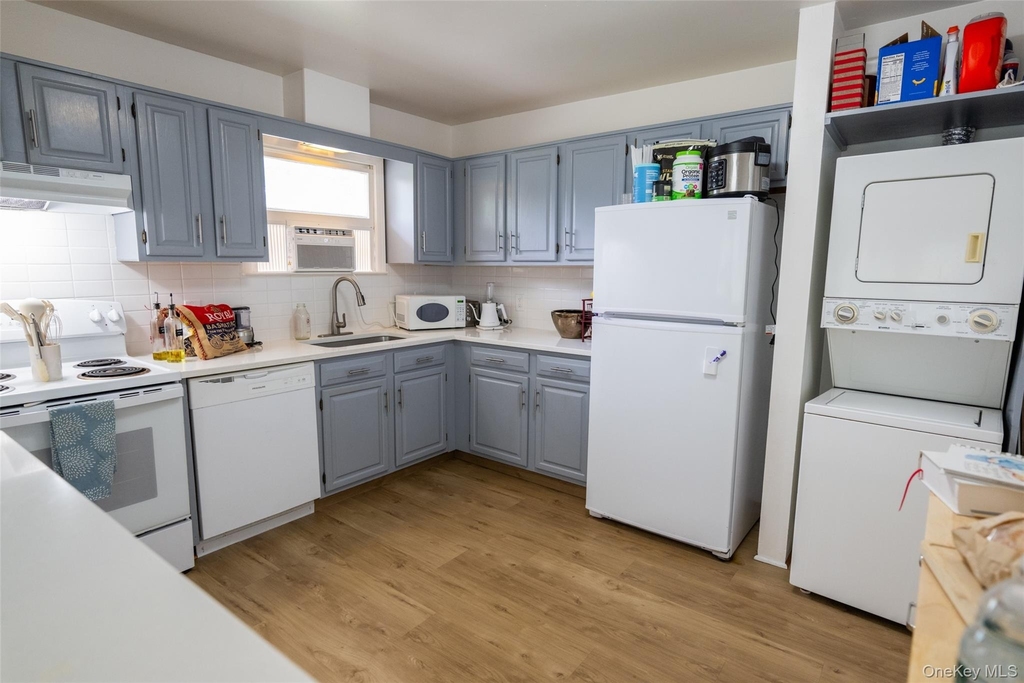 46 Robinson Avenue - Photo 5