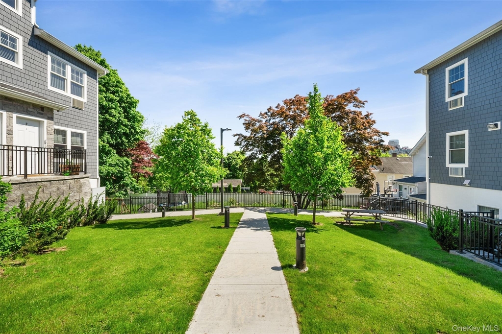 108 N Kensico Avenue - Photo 19