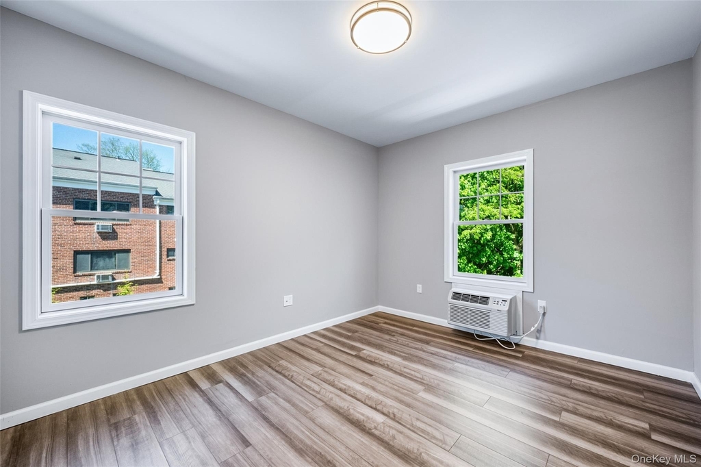 108 N Kensico Avenue - Photo 6
