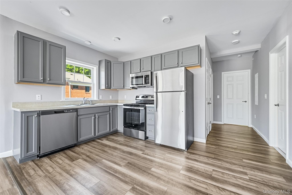 108 N Kensico Avenue - Photo 2
