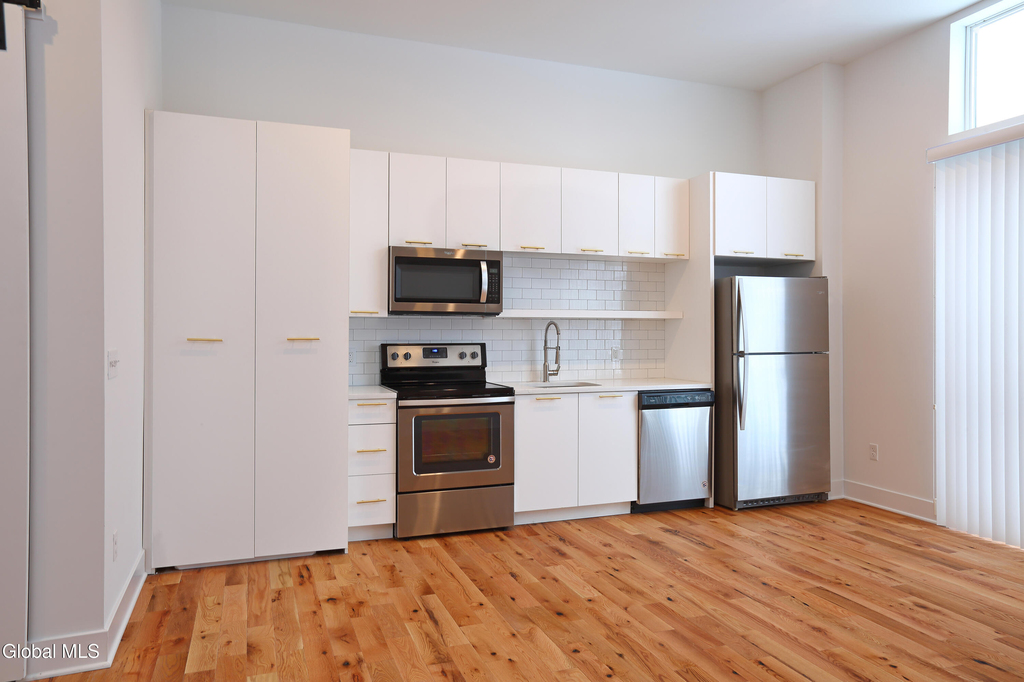 308 Excelsior Avenue - Photo 4
