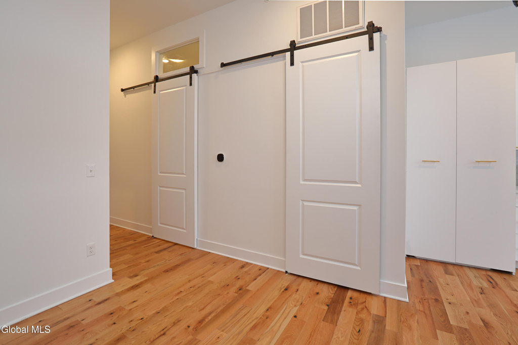 308 Excelsior Avenue - Photo 7