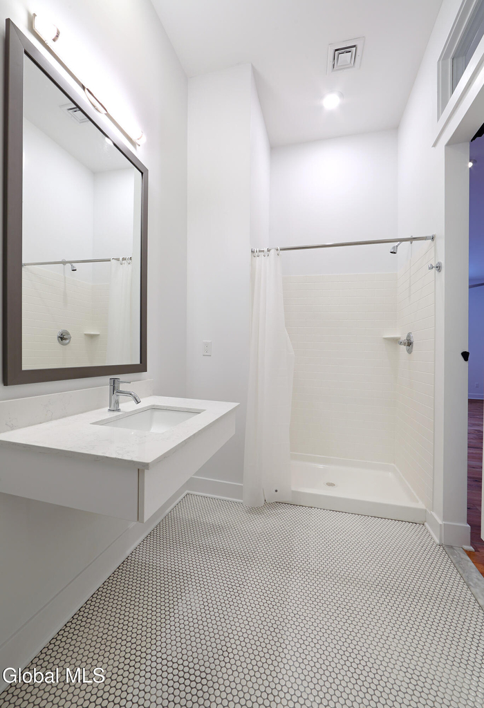 308 Excelsior Avenue - Photo 6