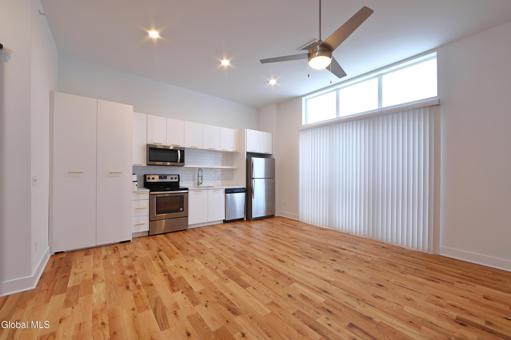 308 Excelsior Avenue - Photo 1