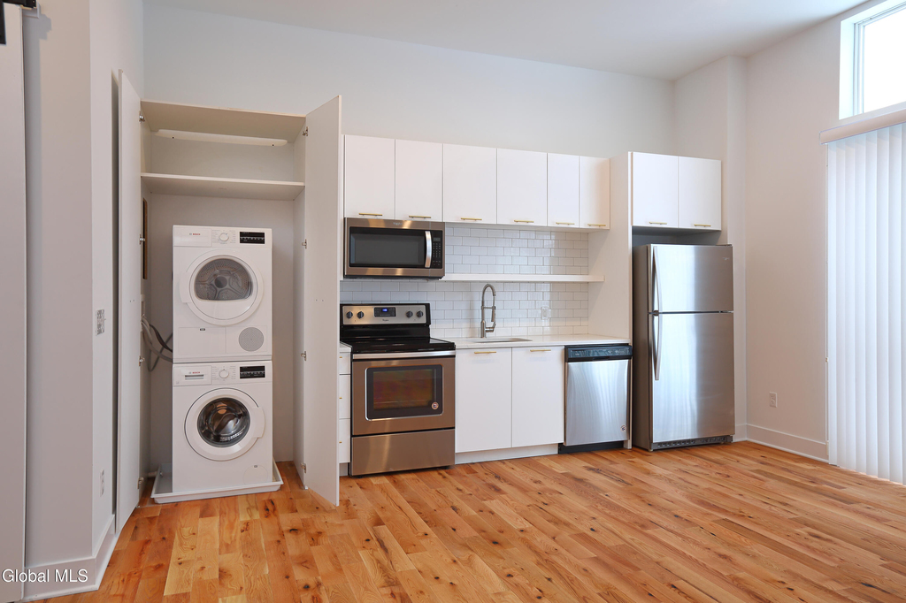 308 Excelsior Avenue - Photo 3