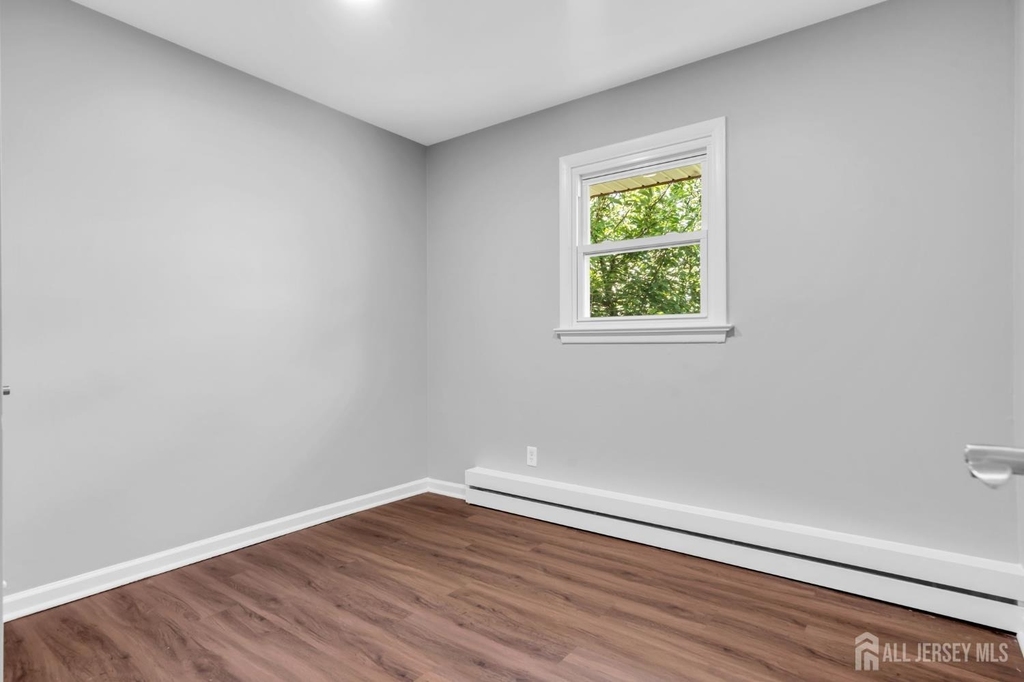 368-370 Voorhees Avenue - Photo 18