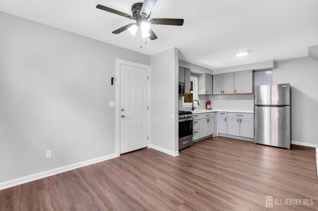 368-370 Voorhees Avenue - Photo 6