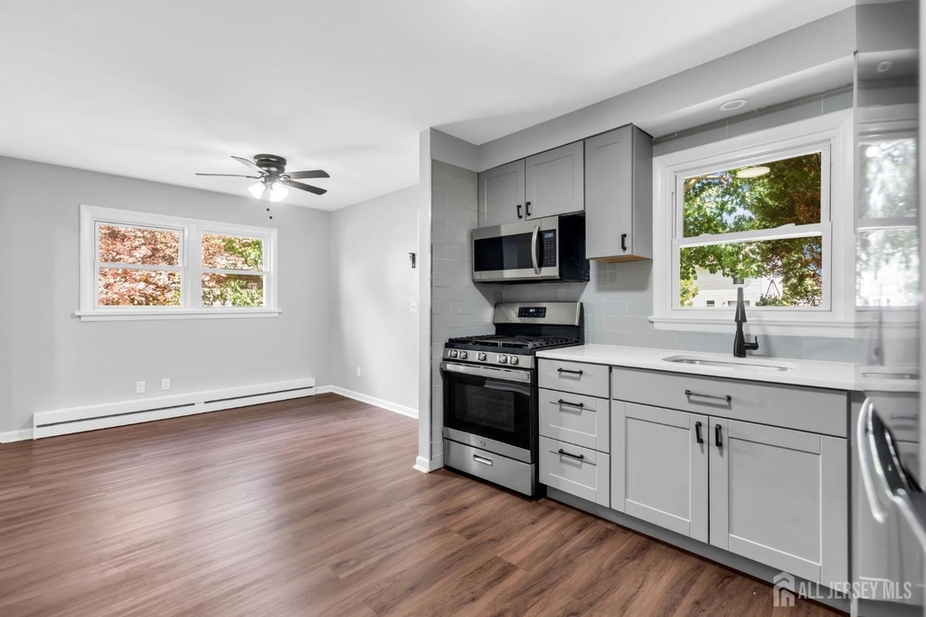 368-370 Voorhees Avenue - Photo 10