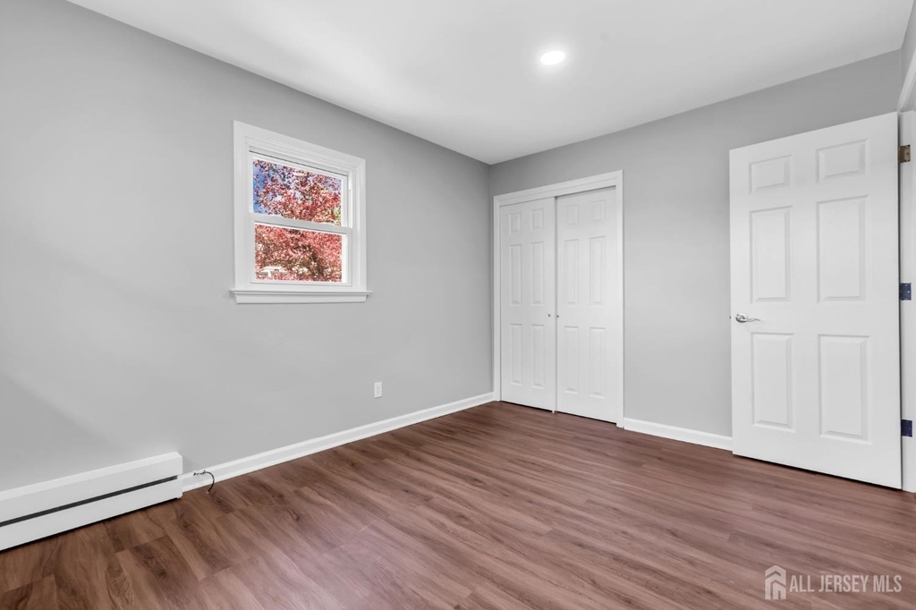 368-370 Voorhees Avenue - Photo 14