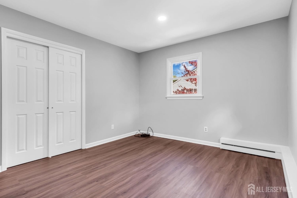 368-370 Voorhees Avenue - Photo 19